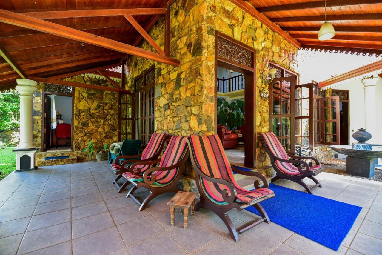 Simon'S Lodge Хіккадува Екстер'єр фото